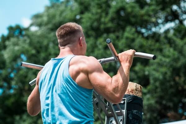 Top 8 Calisthenics Übungen Für Einen Breiten Rücken